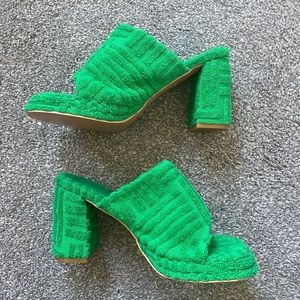 BRAND NEW pretty little thing heels/slides size 9